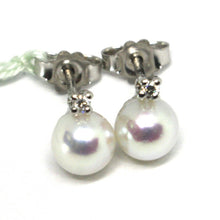 Cargar imagen en el visor de la galería, 18k white gold earrings with white round akoya pearls 6.5 mm and diamonds.