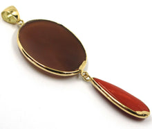 Cargar imagen en el visor de la galería, 18k yellow gold pendant lady face oval cameo and cabochon red coral drop.