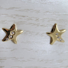 Cargar imagen en el visor de la galería, 18k yellow gold earrings mini stars star, zirconia for kids child.