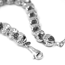 Cargar imagen en el visor de la galería, 18k white gold bracelet, big rounded diamond cut oval drops 6 mm, rounded.