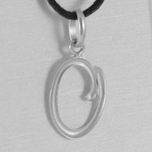Charger l'image dans la galerie, 18k white gold pendant charm initial letter O, made in Italy 0.9 inches, 23 mm.