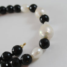 Load image into Gallery viewer, 18k yellow gold necklace big drop baroque pearl 20 mm & onyx 10 mm made in Italy.