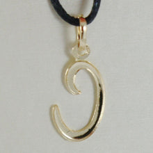 Cargar imagen en el visor de la galería, 18k yellow gold pendant charm initial letter C, slightly rounded slab 19mm.