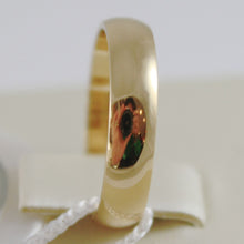 Load image into Gallery viewer, SOLID 18K YELLOW GOLD WEDDING BAND FLAT RING 4 GRAMS BY UNOAERRE MADE IN ITALY.