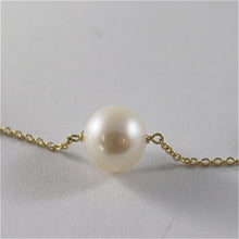 Load image into Gallery viewer, 18k yellow gold necklace with round white freshwater pearls made in Italy.
