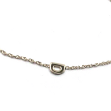Charger l'image dans la galerie, 18k white gold rolo thin bracelet with central small 5mm letter initial D.