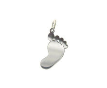 Cargar imagen en el visor de la galería, 18k white gold small 15mm 0.6" footprint flat pendant, foot charm, Italy made.