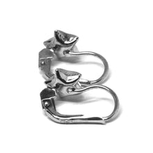 Cargar imagen en el visor de la galería, 18k white gold kids earrings, hammered star, leverback closure, Italy made.