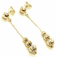 Charger l'image dans la galerie, 18K YELLOW GOLD PENDANT EARRINGS THREE FACETED WORKED BALLS SPHERES.