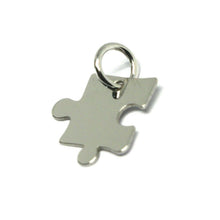 Cargar imagen en el visor de la galería, 18k white gold charm pendant, small 10mm puzzle piece, flat, made in Italy.