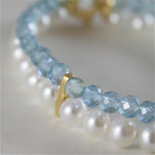 Cargar imagen en el visor de la galería, 18k yellow gold bracelet with 2 strands pearls and aquamarine 7 in made in Italy.