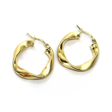 Load image into Gallery viewer, 18K YELLOW GOLD 23mm SMOOTH AND SATIN ONDULATE CIRCLE HOOPS EARRINGS ITALY MADE.