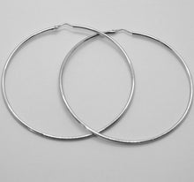 Load image into Gallery viewer, 18k white gold round circle earrings diameter 70 mm width 1.7 mm, made in Italy.