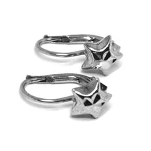 Cargar imagen en el visor de la galería, 18k white gold kids earrings, hammered star, leverback closure, Italy made.