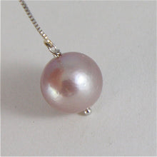 Load image into Gallery viewer, 18k white gold earrings with purple round freshwater pearls 13 mm made in Italy.