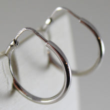 Cargar imagen en el visor de la galería, 18k white gold earrings little circle hoop 17 mm 0.67 in. diameter made in Italy.
