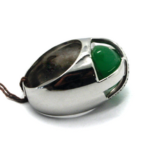Load image into Gallery viewer, SOLID 18K WHITE GOLD BAND RING BIG CABOCHON GREEN JADE & DIAMONDS CROSSED FRAME.