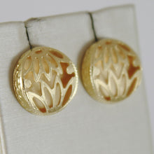 Load image into Gallery viewer, 18K YELLOW GOLD ROUND BUTTON FLOWER EARRINGS FINELY WORKED DOUBLE MADE IN ITALY.