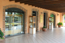 Charger l'image dans la galerie, 18k rose gold chain finely worked spheres 1.5 mm diamond cut balls, 20", 50 cm.