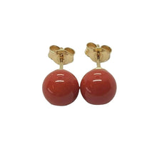 Cargar imagen en el visor de la galería, 18k yellow gold balls spheres perfect red coral button earrings, 8mm 0.31 inches.