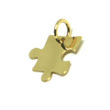 Cargar imagen en el visor de la galería, 18k yellow  gold charm pendant, small 10mm puzzle piece, flat, made in Italy.