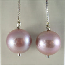Load image into Gallery viewer, 18k white gold earrings with purple round freshwater pearls 13 mm made in Italy.
