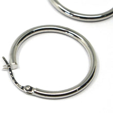 Load image into Gallery viewer, 18k white gold round circle earrings diameter 20 mm, width 2 mm, made in Italy.