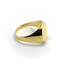 Load image into Gallery viewer, 18K YELLOW GOLD BAND SIGNET MAN SOLID RING, 10x13mm OVAL SMOOTH FLAT CENTRAL.