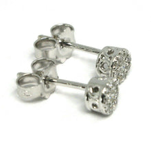 Cargar imagen en el visor de la galería, 18k white gold earrings, central and frame diamonds, flower, 0.16 carats.