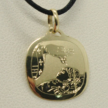 Load image into Gallery viewer, 18K YELLOW GOLD PENDANT SQUARE MEDAL REMEMBRANCE BAPTISM ENGRAVABLE ITALY MADE.