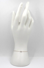 Charger l'image dans la galerie, 18k white gold rolo thin bracelet with central small 5mm letter initial E.