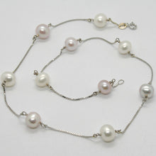 Charger l'image dans la galerie, 18k white gold necklace, venetian chain alternate purple & white pearls 8.5 mm.