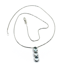 Charger l'image dans la galerie, 18k white gold oval aquamarine 2.50 ct trilogy pendant & venetian chain necklace.