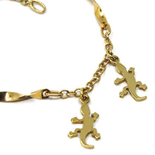 Load image into Gallery viewer, SOLID 18K YELLOW GOLD BRACELET, 4 PENDANTS, FLAT GECKO, SPIRAL, ROLO CHAIN.