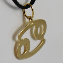 Load image into Gallery viewer, 18k yellow gold zodiac sign pendant, zodiacal flat charm, cancer, made in Italy.
