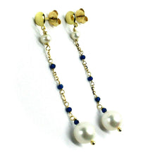 Charger l'image dans la galerie, 18k yellow gold pendant earrings, fw white pearls and blue cubic zirconia.