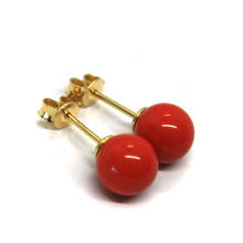 Cargar imagen en el visor de la galería, 18k yellow gold 8mm spheres intense red reconstructed coral button earrings.