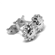 Cargar imagen en el visor de la galería, 18k white gold kids earrings, finely worked hammered mini sun, 0.3 inches.