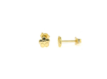 Charger l'image dans la galerie, 18k yellow gold flat small baby girl 5mm flower daisy earrings butterfly closure.
