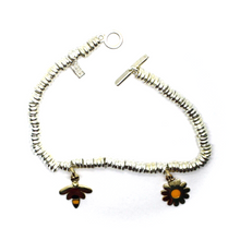 Load image into Gallery viewer, 925 STERLING SILVER CIRCLE TUBE BRACELET 9K YELLOW GOLD ENAMEL BEE DAISY PENDANT.