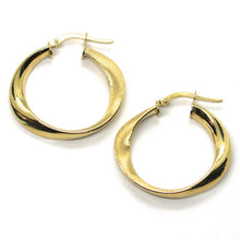 Cargar imagen en el visor de la galería, 18K YELLOW GOLD CIRCLE OVAL HOOPS ONDULATE EARRINGS , SATIN & SMOOTH, 27 MM.