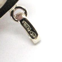 Charger l'image dans la galerie, 18k white gold pendant charm small initial letter O, 10mm, 0.4", with diamond.