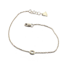 Load image into Gallery viewer, 18k white gold rolo thin bracelet with central small 5mm letter initial O.