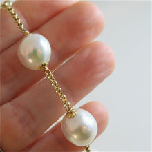 Load image into Gallery viewer, 18k yellow gold bracelet with very shiny baroque pearls 8.25 in made in Italy.
