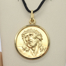 Cargar imagen en el visor de la galería, 18k yellow gold Ecce Homo, Jesus Christ face medal pendant very detailed made in Italy, 17 mm.