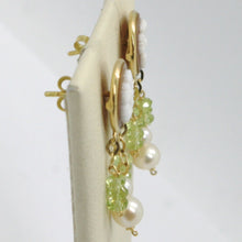 Cargar imagen en el visor de la galería, 18k yellow gold earrings, peridot circle flower cameo finely handmade in Italy.