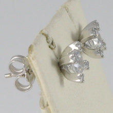 将图片加载到图库查看器,18k white gold 7 mm flower cross earrings with zirconia 1.2 carats.