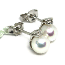 Cargar imagen en el visor de la galería, 18k white gold earrings with white round akoya pearls 6.5 mm and diamonds.