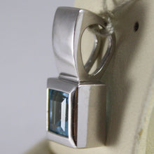 Load image into Gallery viewer, SOLID 18K WHITE GOLD PENDANT, BLUE TOPAZ CT 1.5 PRINCESS CUT MADE IN ITALY.