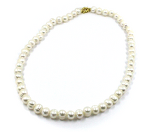 Load image into Gallery viewer, 18k yellow gold 16&quot; necklace, 7/7.5mm baroque freshwater round/oval white pearls
